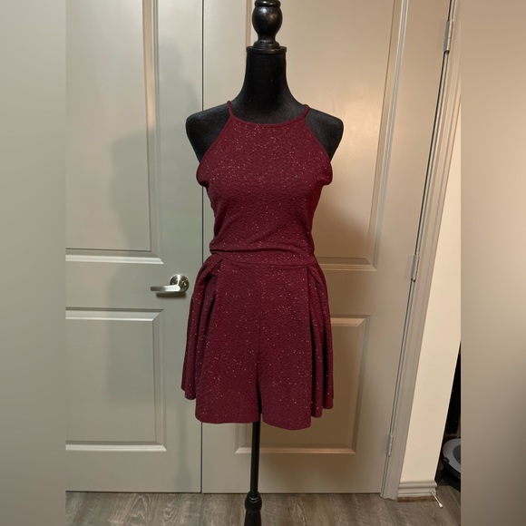 Windsor Pants - Windsor burgundy glitter romper size large